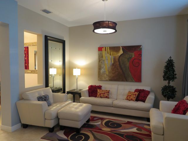 Дом в аренду по адресу 819 NW 82nd Place - фото 6535462