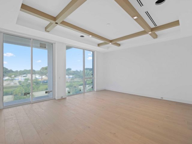 Продажа дома по адресу 320 Grove Place - фото 6532978