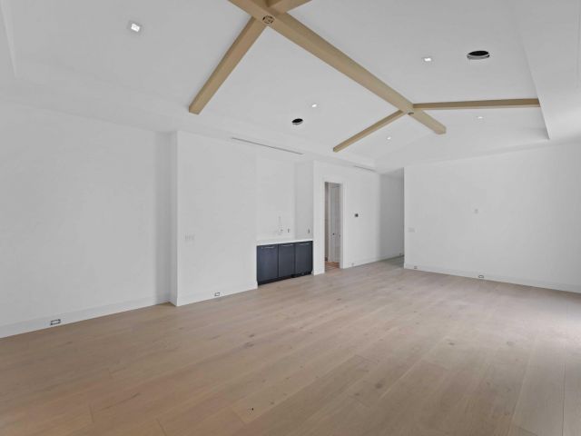 Продажа дома по адресу 320 Grove Place - фото 6532979