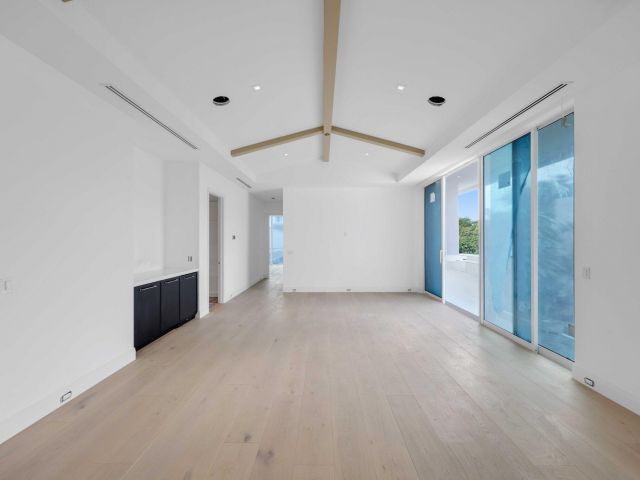 Продажа дома по адресу 320 Grove Place - фото 6532980