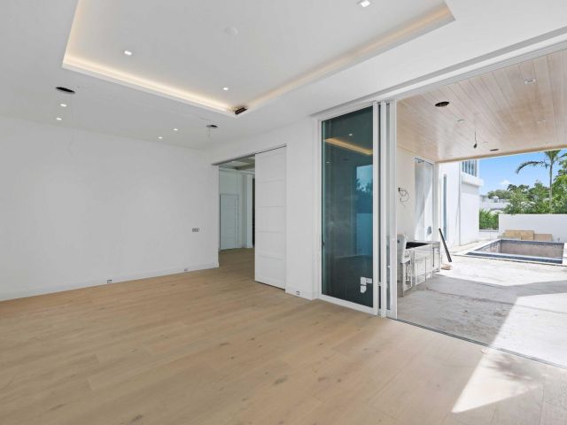 Продажа дома по адресу 320 Grove Place - фото 6532983