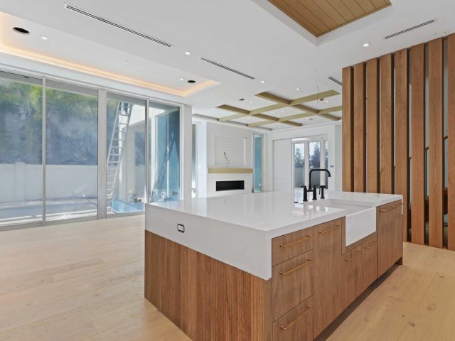 Продажа дома по адресу 320 Grove Place - фото 6532986