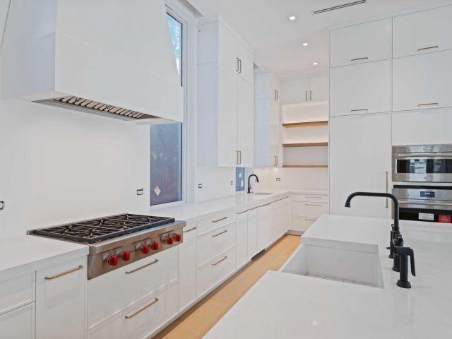 Продажа дома по адресу 320 Grove Place - фото 6532988