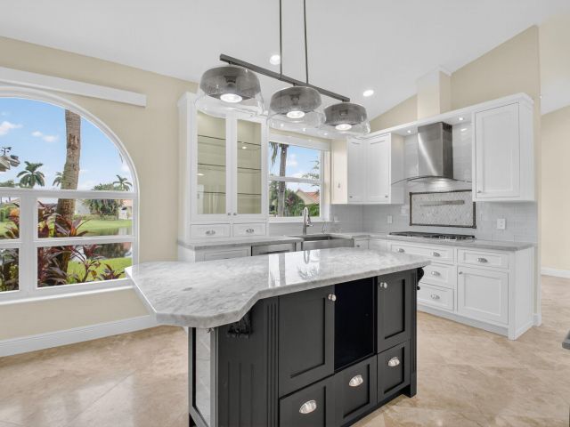 Продажа дома по адресу 19635 Biscayne Bay Drive - фото 6535395