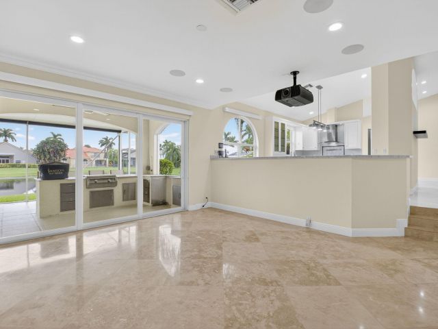 Продажа дома по адресу 19635 Biscayne Bay Drive - фото 6535397