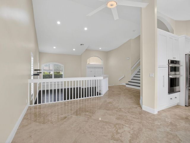 Продажа дома по адресу 19635 Biscayne Bay Drive - фото 6535400