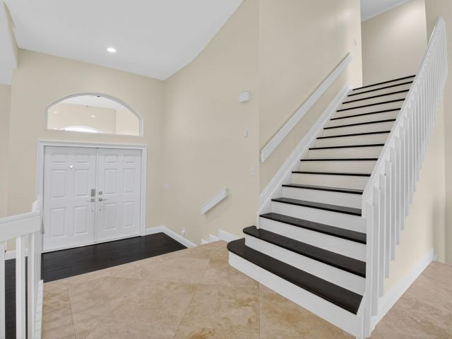 Продажа дома по адресу 19635 Biscayne Bay Drive - фото 6535403