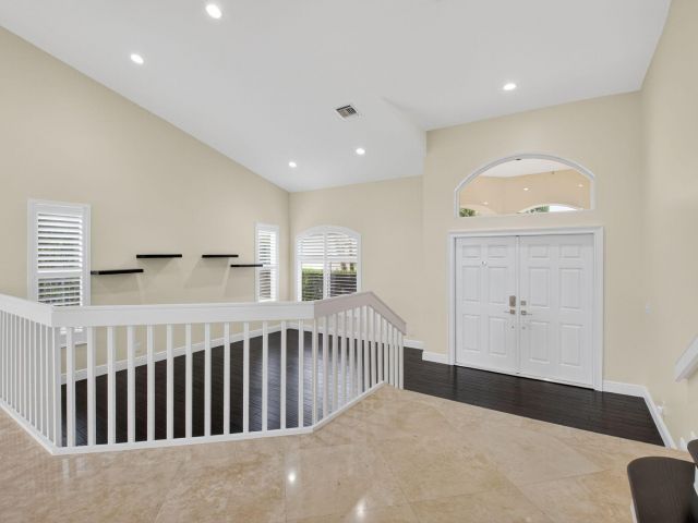 Продажа дома по адресу 19635 Biscayne Bay Drive - фото 6535404