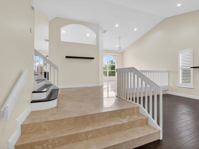 Продажа дома по адресу 19635 Biscayne Bay Drive - фото 6535405