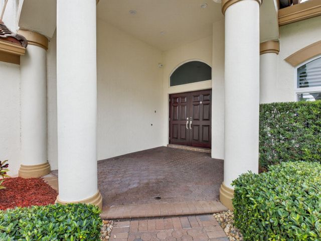 Продажа дома по адресу 19635 Biscayne Bay Drive - фото 6535407