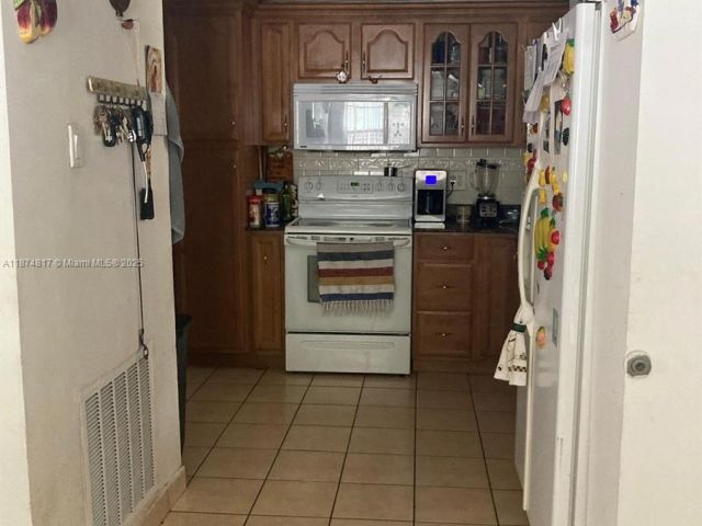 Продажа дома по адресу 580 NW 136th St - фото 6539093