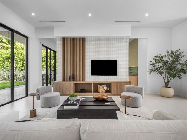 Продажа дома по адресу 1031 NE 3rd Avenue - фото 6535264