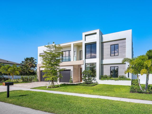 Продажа дома по адресу 1031 NE 3rd Avenue - фото 6535271