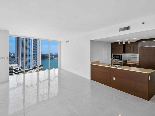 Продажа квартиры #2002 - фото 6567095