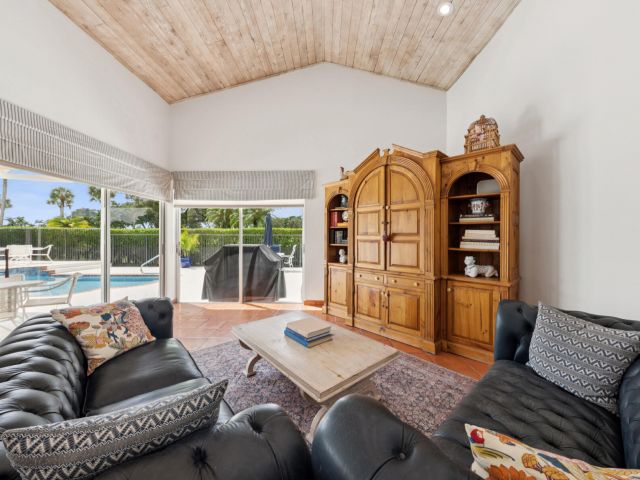 Продажа дома по адресу 10403 Stonebridge Boulevard - фото 6535292