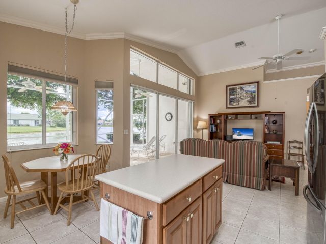 Продажа дома по адресу 9270 Heron Cove Drive - фото 6538924