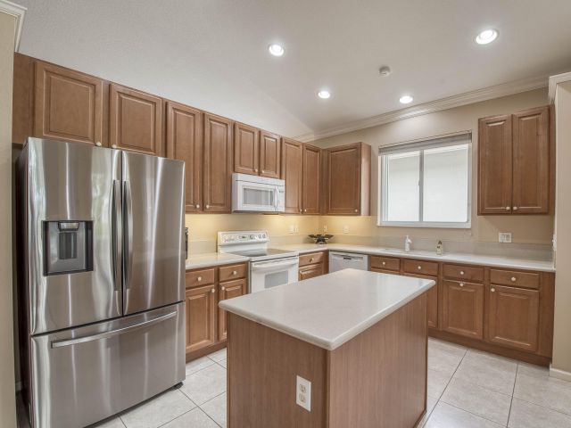 Продажа дома по адресу 9270 Heron Cove Drive - фото 6538925