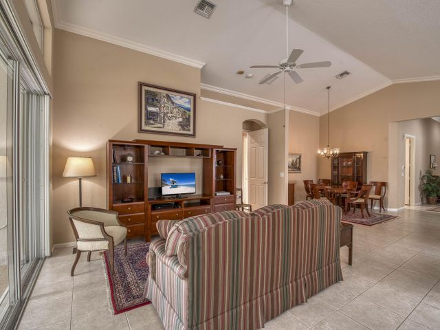 Продажа дома по адресу 9270 Heron Cove Drive - фото 6538930