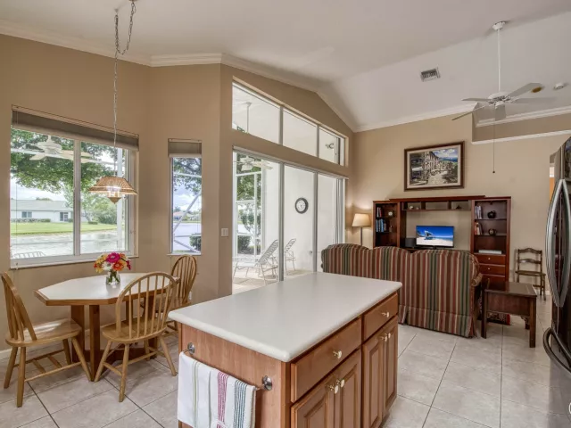 Продажа дома по адресу 9270 Heron Cove Drive - фото 9012999