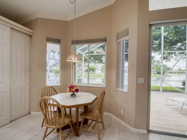 Продажа дома по адресу 9270 Heron Cove Drive - фото 9013001
