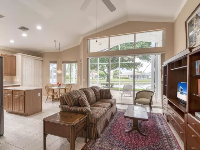 Продажа дома по адресу 9270 Heron Cove Drive - фото 9013002