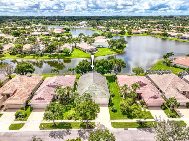 Продажа дома по адресу 9270 Heron Cove Drive - фото 9012976