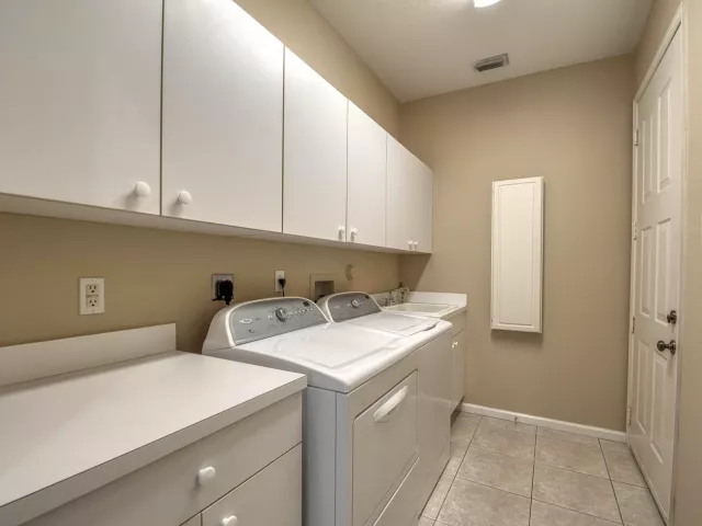 Продажа дома по адресу 9270 Heron Cove Drive - фото 9013012