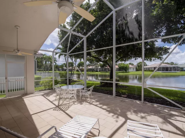 Продажа дома по адресу 9270 Heron Cove Drive - фото 9013013
