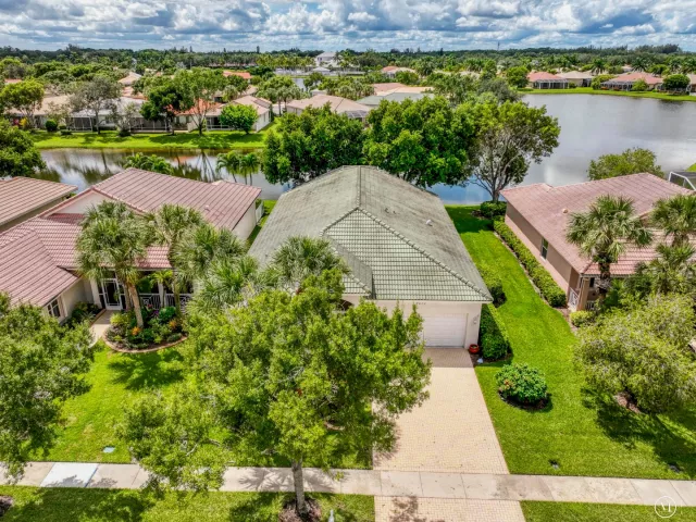 Продажа дома по адресу 9270 Heron Cove Drive - фото 9012978