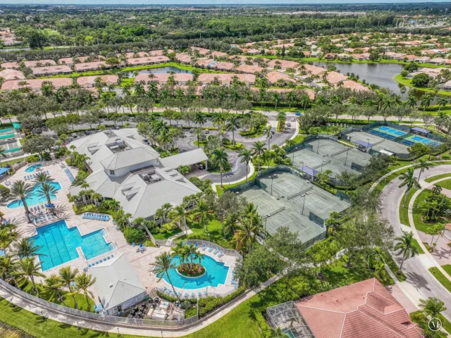 Продажа дома по адресу 9270 Heron Cove Drive - фото 9013018