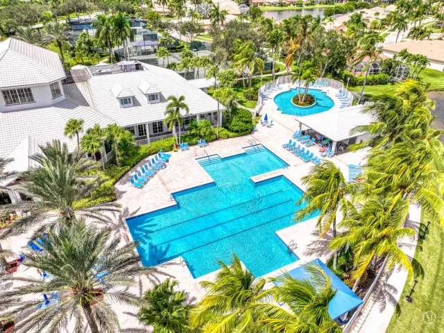 Продажа дома по адресу 9270 Heron Cove Drive - фото 9013021