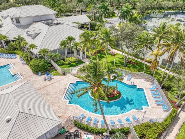 Продажа дома по адресу 9270 Heron Cove Drive - фото 9013022