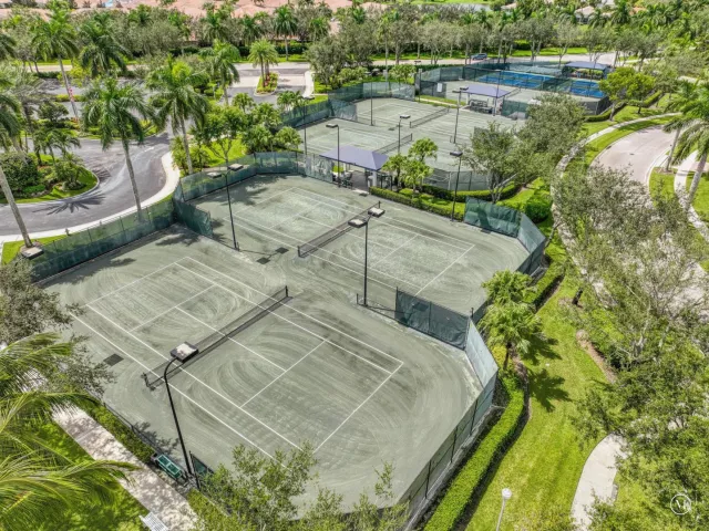 Продажа дома по адресу 9270 Heron Cove Drive - фото 9013025