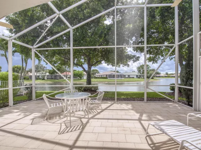 Продажа дома по адресу 9270 Heron Cove Drive - фото 9012987
