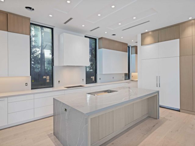 Продажа дома по адресу 310 Grove Place - фото 6532970