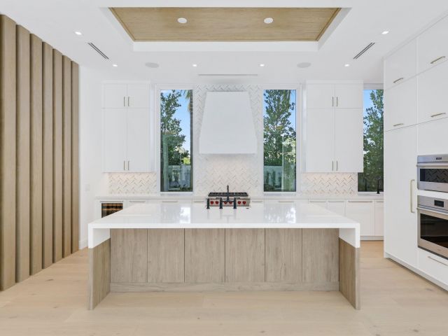 Продажа дома по адресу 310 Grove Place - фото 6656820