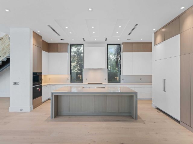 Продажа дома по адресу 310 Grove Place - фото 6656821