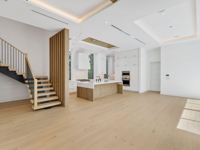 Продажа дома по адресу 310 Grove Place - фото 6656825