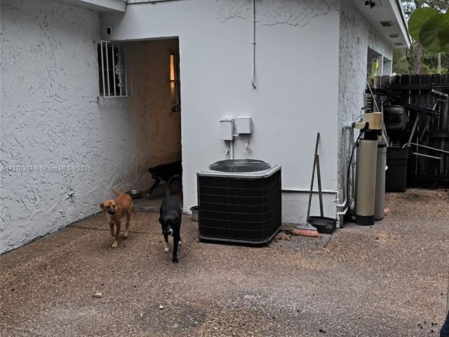 Продажа дома по адресу 839 NW 13th Ave - фото 6568737