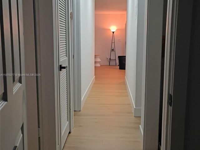 Продажа дома по адресу 839 NW 13th Ave - фото 6568746