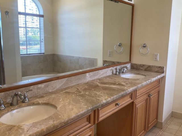 Дом в аренду по адресу 1950 Presidential 2 Way 2 - фото 6546092