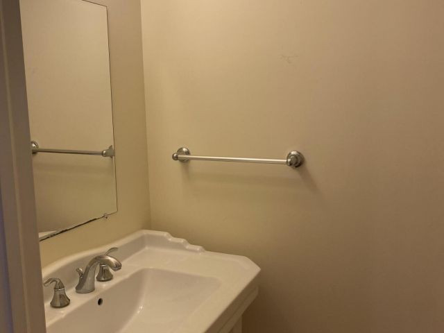 Дом в аренду по адресу 1950 Presidential 2 Way 2 - фото 6546104