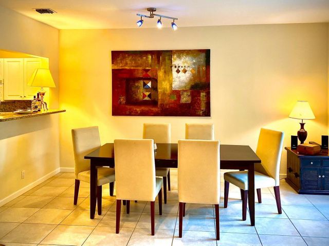 Дом в аренду по адресу 619 NE 7th Avenue - фото 6532869