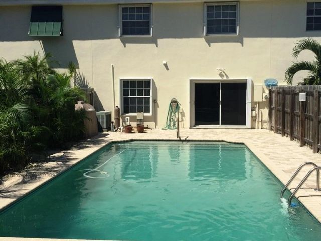 Дом в аренду по адресу 619 NE 7th Avenue - фото 6532876