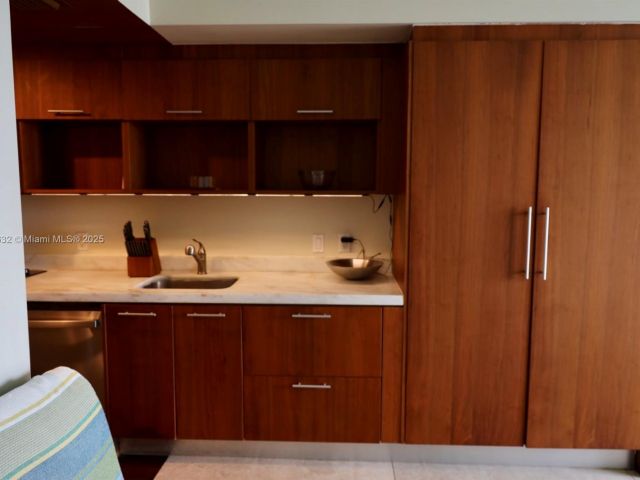 Продажа квартиры #711 - фото 7443832