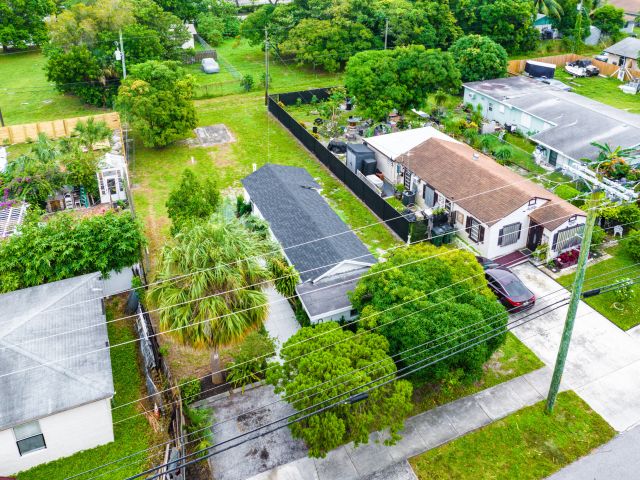 Дом в аренду по адресу 107 SW 4th Avenue - фото 6532830