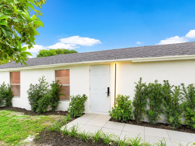 Дом в аренду по адресу 107 SW 4th Avenue - фото 6532846