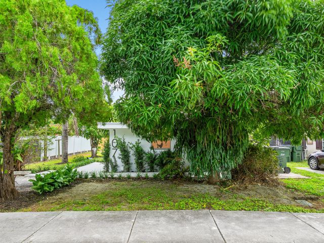 Дом в аренду по адресу 107 SW 4th Avenue - фото 6532847