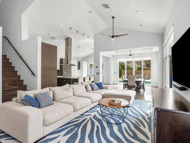 Продажа дома по адресу 6638 NW 27th Avenue - фото 6534907