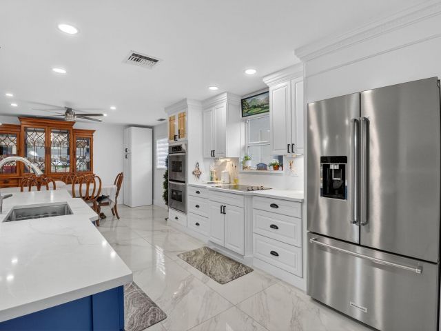 Продажа дома по адресу 23265 SW 61st Avenue - фото 6534915